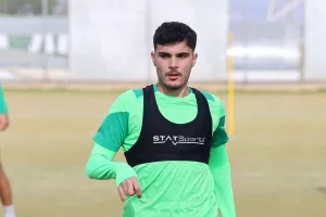 (Φώτος) Ανεβάζει ρυθμούς ενόψει ΑΠΟΕΛ 