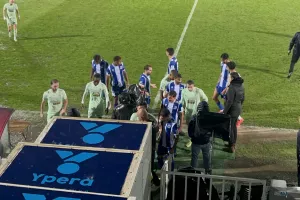 (ΒΙΝΤΕΟ/Φώτος Kerkida) Η στιγμή... της διακοπής και ο έλεγχος του τερέν 