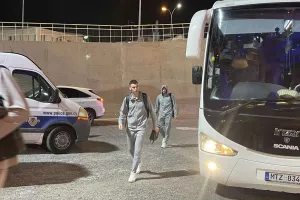 Στο γήπεδο η αποστολή της Πάφος FC (Φώτος kerkida)