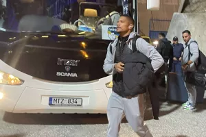 Στο γήπεδο η αποστολή της Πάφος FC (Φώτος kerkida)