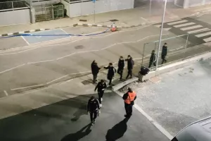 Καυτή... υποδοχή από ΘΥΡΑ 9 (ΒΙΝΤΕΟ/φώτος Kerkida)
