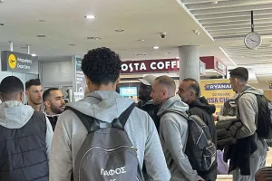 Η άφιξη της Πάφου στο αεροδρόμιο (Φώτος/Βίντεο)