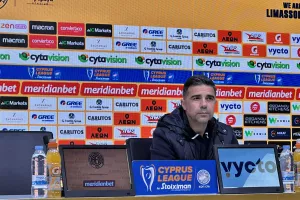 Σατσιάς: "Θέλουμε να δούμε μια ΑΕΛ απαιτητική/Βλέπω παίκτες διψασμένους"