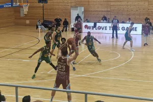 ΕΝΠ-ΑΕΚ: Πέρασε... από το Παραλίμνι, έκανε το 8 στα 8 και "πάτησε" κορυφή! (Φώτος)