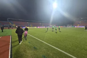 (Φώτος kerkida) Η προπόνηση της Ομόνοιας στο "Gradski Stadion"