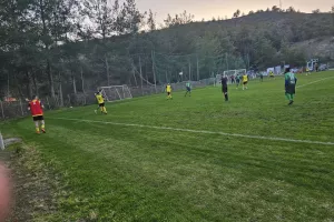 Ηττήθηκε και συνεχάρη τον αντίπαλο (φώτος) 