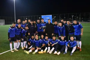 Ξανά επιβλητικό και τροπαιούχο!