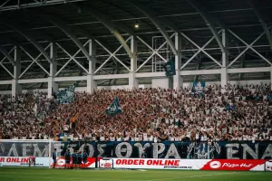 ΘΥΡΑ 1/"Γιατί κανένας παίκτης και καμιά εταιρεία δεν μπορούν να συγκριθούν με εμάς!"