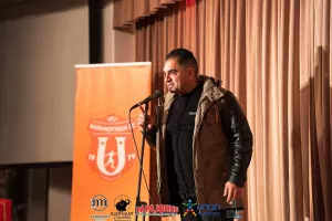 Pizza & Stand Up Comedy Event προς τους μικρούς της ακαδημίας (φώτος)