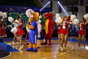 Cheerleaders... 