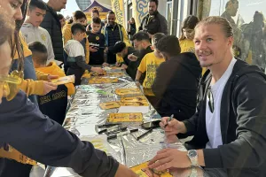 Το "Yellow Christmas Party" της ΑΕΛ! (Φώτος kerkida)