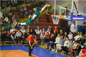 (ΦΩΤΟΣ) Εντυπωσιακές στιγμές πρόσφερε το ECOMMBX All Star Game 2024