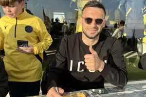 Το "Yellow Christmas Party" της ΑΕΛ! (Φώτος kerkida)