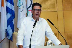 ΑΝΟ/"Να αναλάβει ευθύνες"