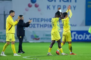 (ΒΙΝΤΕΟ kerkida) Δυναμικό παρόν από τους ΑΕΛίστες και το... ευχαριστώ των παικτών