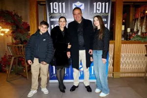 (ΦΩΤΟΣ) Το Χριστουγεννιάτικο πάρτι της Ανόρθωσης!