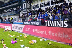 (ΦΩΤΟΣ) Μαζική ανταπόκριση στο κάλεσμα με λούτρινα παιχνίδια για καλό σκοπό