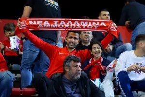 Κανονικά με κόσμο με Απόλλωνα και χωρίς με Πάφο 