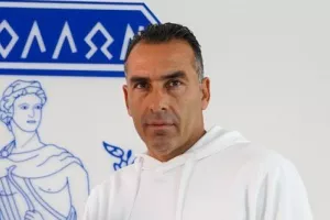 Αυτούς που άφησε… και τους βρίσκει!