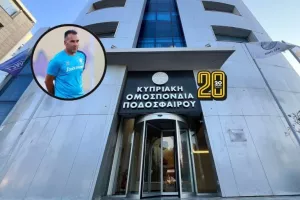 (Breaking news) ΤΕΛΕΥΤΑΙΟ... βήμα/ΠΛΗΡΩΝΕΙ και φεύγει!