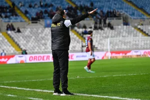 ΑΠΟΕΛ-ΕΝΠ: Επέστρεψε στις νίκες με εκπληκτικό… Αμπάνια!