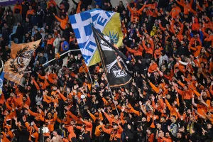 Πορτοκαλί/Δώρα στο παιδογκολογικό