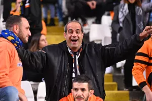 (Φώτος) Ο κόσμος στο ντέρμπι "αιωνίων"