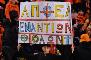 (Φώτος) Ο κόσμος στο ντέρμπι "αιωνίων"