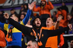 (Φώτος) Ο κόσμος στο ντέρμπι "αιωνίων"