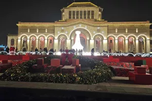 (Βίντεο-Φώτος kerkida) Γιορτινό το κλίμα στο Γιερεβάν