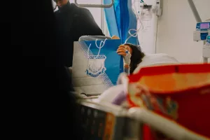 Αντιπροσωπεία του Απόλλωνα στο Γενικό Νοσοκομείο Λεμεσού (Φώτος/Βίντεο)