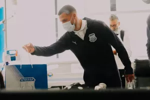 Αντιπροσωπεία του Απόλλωνα στο Γενικό Νοσοκομείο Λεμεσού (Φώτος/Βίντεο)