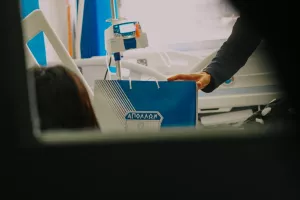 Αντιπροσωπεία του Απόλλωνα στο Γενικό Νοσοκομείο Λεμεσού (Φώτος/Βίντεο)
