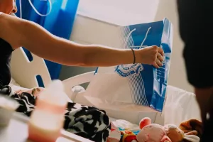Αντιπροσωπεία του Απόλλωνα στο Γενικό Νοσοκομείο Λεμεσού (Φώτος/Βίντεο)