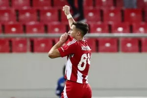 Ολυμπιακός: Στα ραντάρ της Μάντσεστερ Γιουνάιτεντ ο Κωστούλας