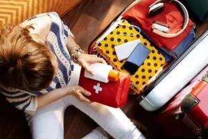 Τέσσερα SOS για να είναι σωστά εξοπλισμένο το φαρμακείο των χριστουγεννιάτικων διακοπών