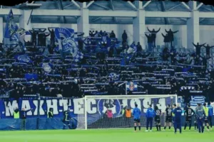 Μαχητές/"Οι χαρές γεννούν φιλάθλους, μα οι λύπες ΟΠΑΔΟΥΣ…"