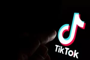Ο Τραμπ ζητά από το Ανώτατο Δικαστήριο να αναστείλει τον νόμο που απαγορεύει το TikTok