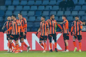 Noah-ΑΠΟΕΛ: "Διπλό" στην Αρμενία και φλερτάρει… με 8αδα!