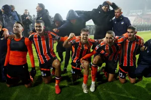 (ΒΙΝΤΕΟ/Φώτος Κerkida) Ομάδα και κόσμος έγιναν... ένα μετά το "διπλό"!