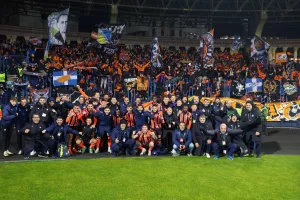 (ΒΙΝΤΕΟ/Φώτος Κerkida) Ομάδα και κόσμος έγιναν... ένα μετά το "διπλό"!