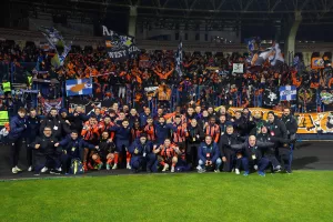 (ΒΙΝΤΕΟ/Φώτος Κerkida) Ομάδα και κόσμος έγιναν... ένα μετά το "διπλό"!