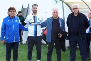 (ΦΩΤΟΣ) Έπαιξαν μπάλα για καλό σκοπό