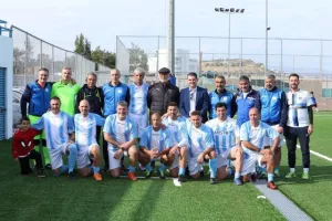 (ΦΩΤΟΣ) Έπαιξαν μπάλα για καλό σκοπό