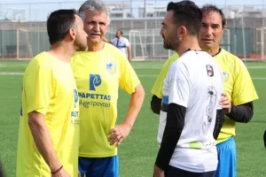 (ΦΩΤΟΣ) Έπαιξαν μπάλα για καλό σκοπό