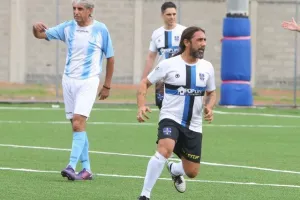 (ΦΩΤΟΣ) Έπαιξαν μπάλα για καλό σκοπό