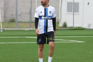 (ΦΩΤΟΣ) Έπαιξαν μπάλα για καλό σκοπό