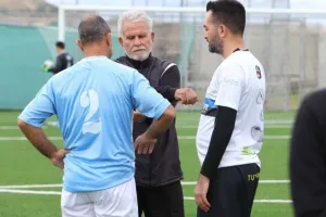 (ΦΩΤΟΣ) Έπαιξαν μπάλα για καλό σκοπό