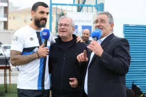 (ΦΩΤΟΣ) Έπαιξαν μπάλα για καλό σκοπό