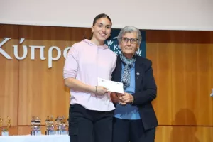 ΦΩΤΟΣ/Βραβεύσεις εφήβων και μαθητικού – σχεδιασμού της ΚΟΕΑΣ